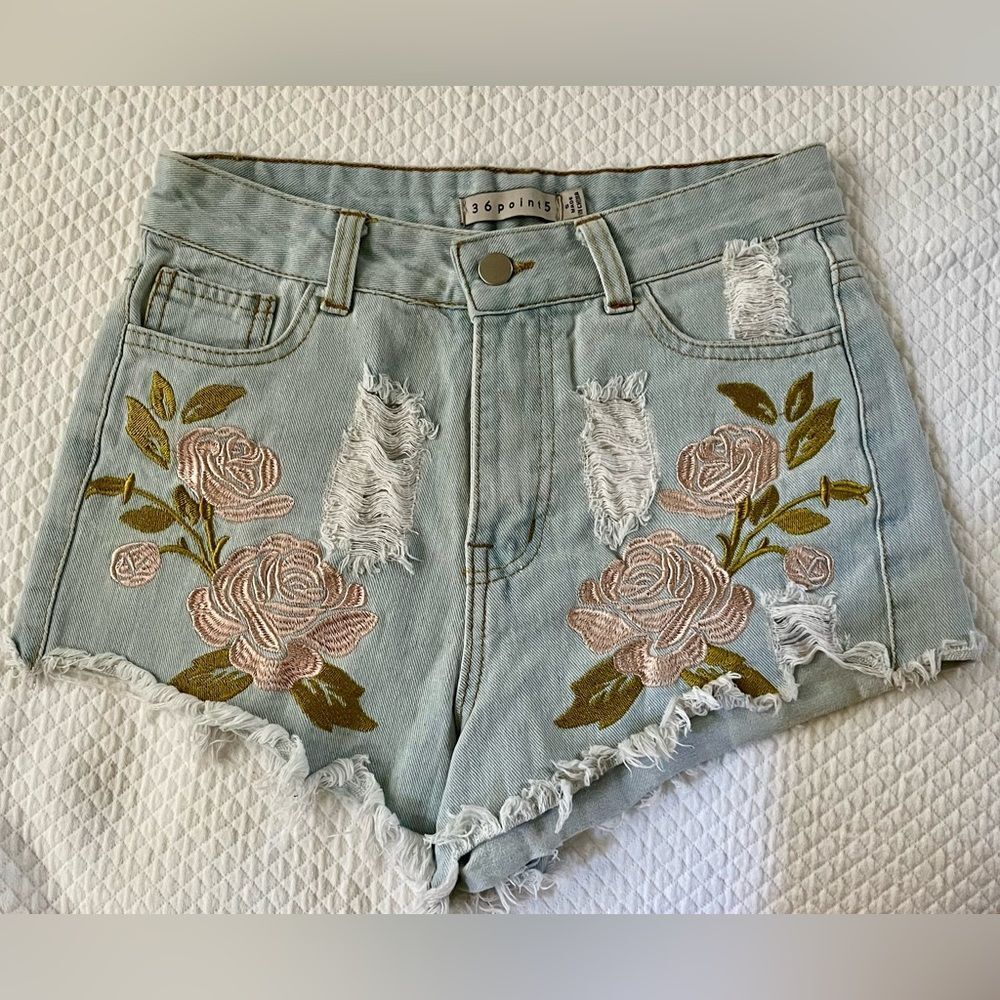 36 Point 5 Distressed Floral Embroidered Cut-Off Distressed Denim Shorts SZ S